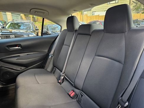 Used 2021 Toyota Corolla LE image 17