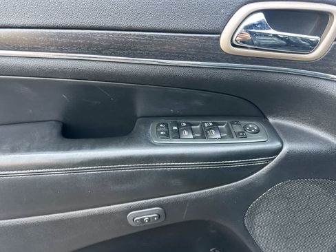 Used 2014 Jeep Grand Cherokee Limited AWD/4WD image 12