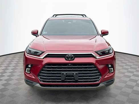 Used 2024 Toyota Grand Highlander Platinum image 2