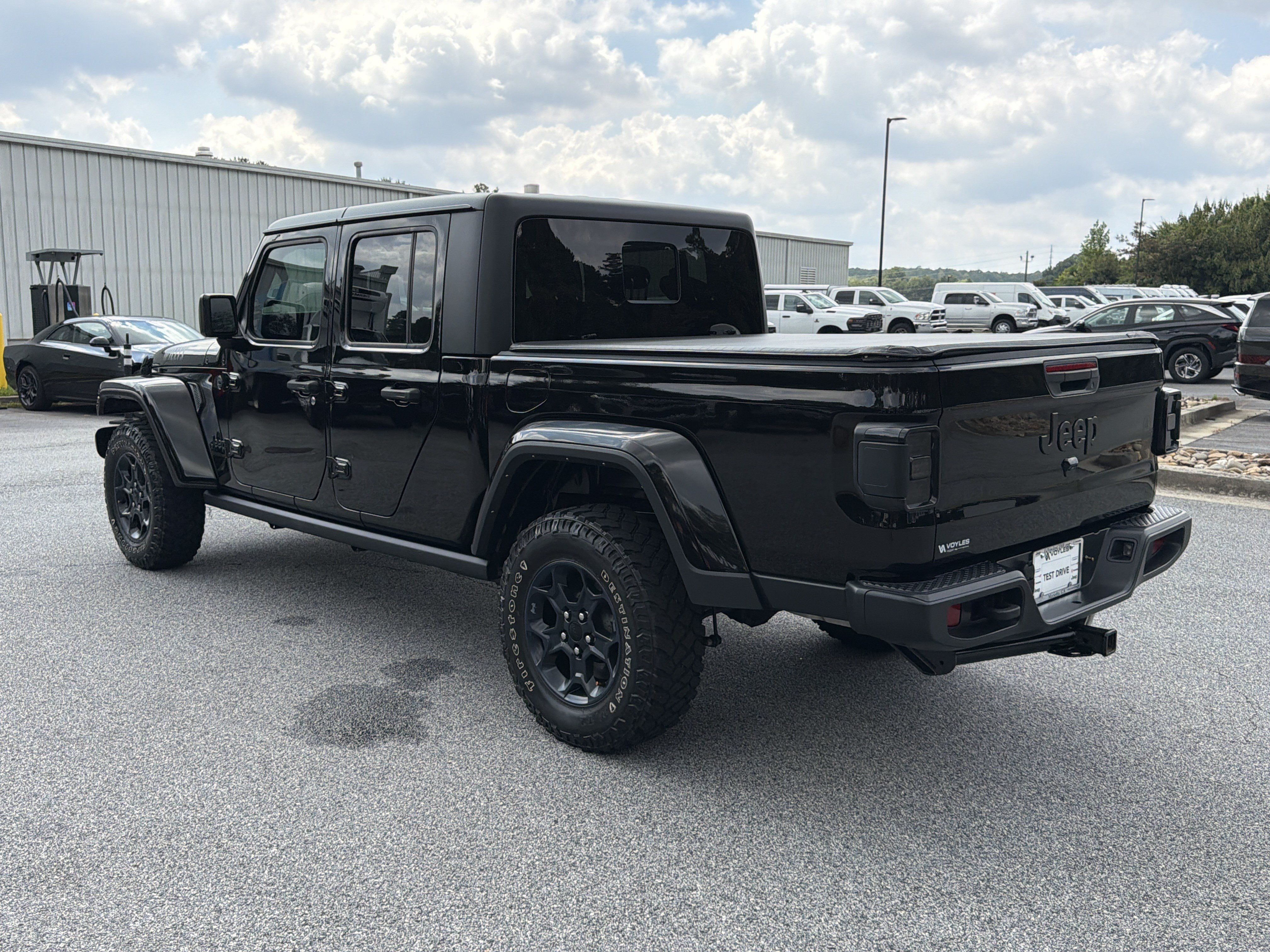 Used 2023 Jeep Gladiator Sport AWD/4WD image 6