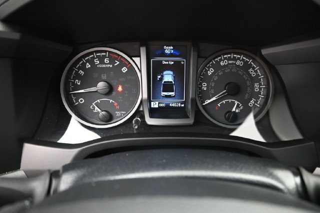 Used 2022 Toyota Tacoma TRD Sport AWD/4WD image 12