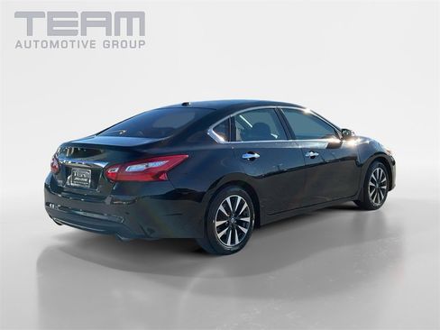 Used 2016 Nissan Altima 2.5 SV w/ Convenience Package image 7