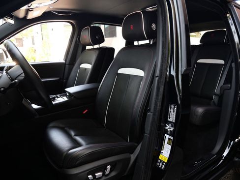 Used 2022 Rolls-Royce Cullinan w/ Cullinan Package AWD/4WD image 32