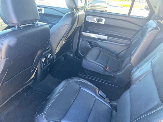 Used 2023 Ford Explorer Limited AWD/4WD image 11