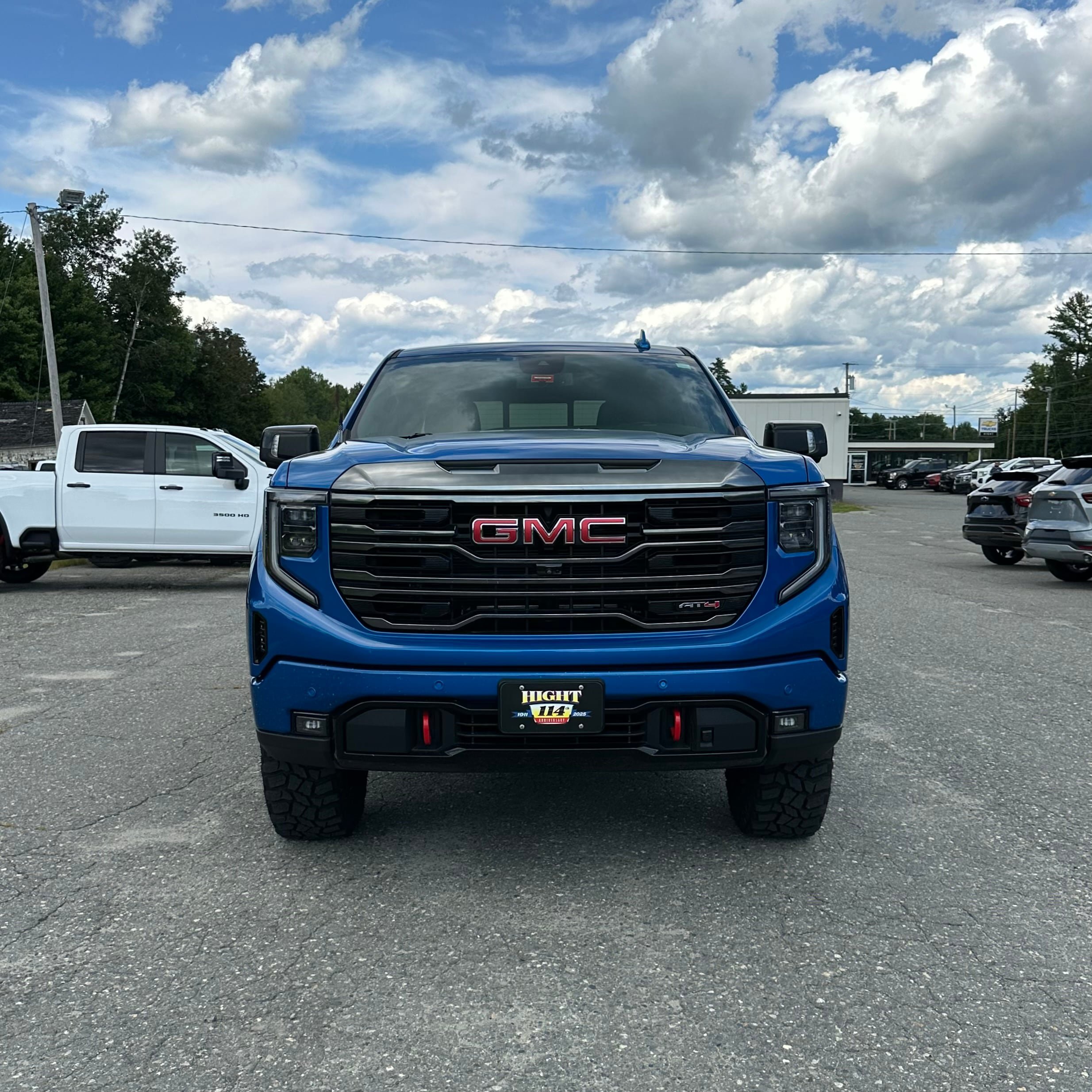 Used 2023 GMC Sierra 1500 AT4 w/ AT4 Premium Package AWD/4WD image 8