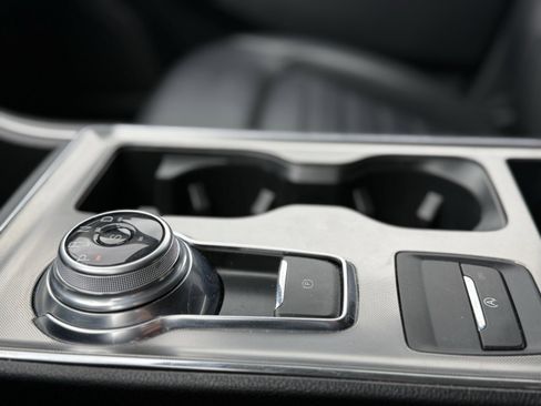 Used 2022 Ford Edge SEL image 23