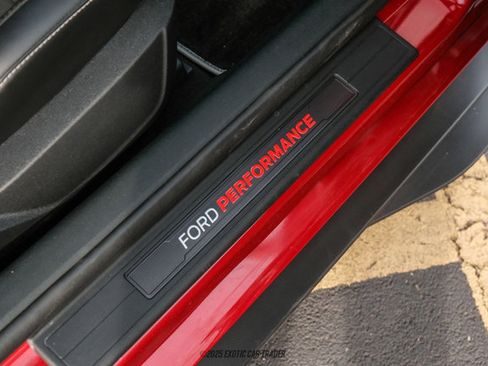 Used 2020 Ford Mustang Shelby GT500 w/ Carbon Fiber Track Pack image 49