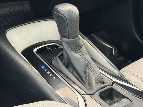 Used 2021 Toyota Corolla LE image 24