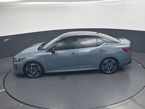 Used 2025 Nissan Sentra SR w/ SR Premium Package FWD image 40