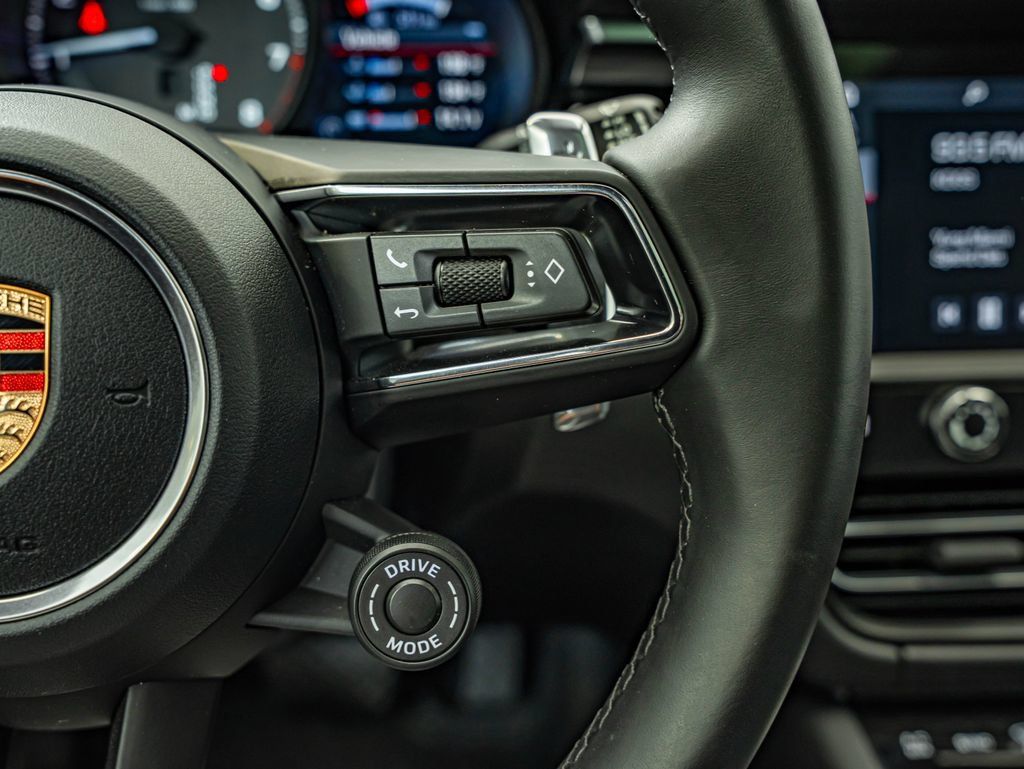 Certified 2026 Porsche Macan AWD/4WD image 29