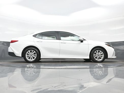 Used 2025 Toyota Camry LE w/ Convenience Package AWD/4WD image 34