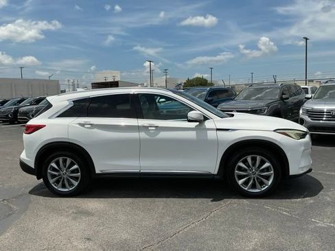 Used 2019 INFINITI QX50 Luxe w/ Navigation Package FWD image 2