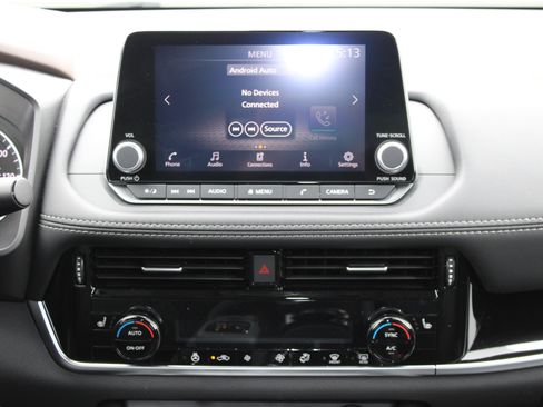 Used 2023 Nissan Rogue SL AWD/4WD image 25
