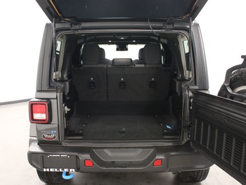 Used 2024 Jeep Wrangler Unlimited AWD/4WD image 13