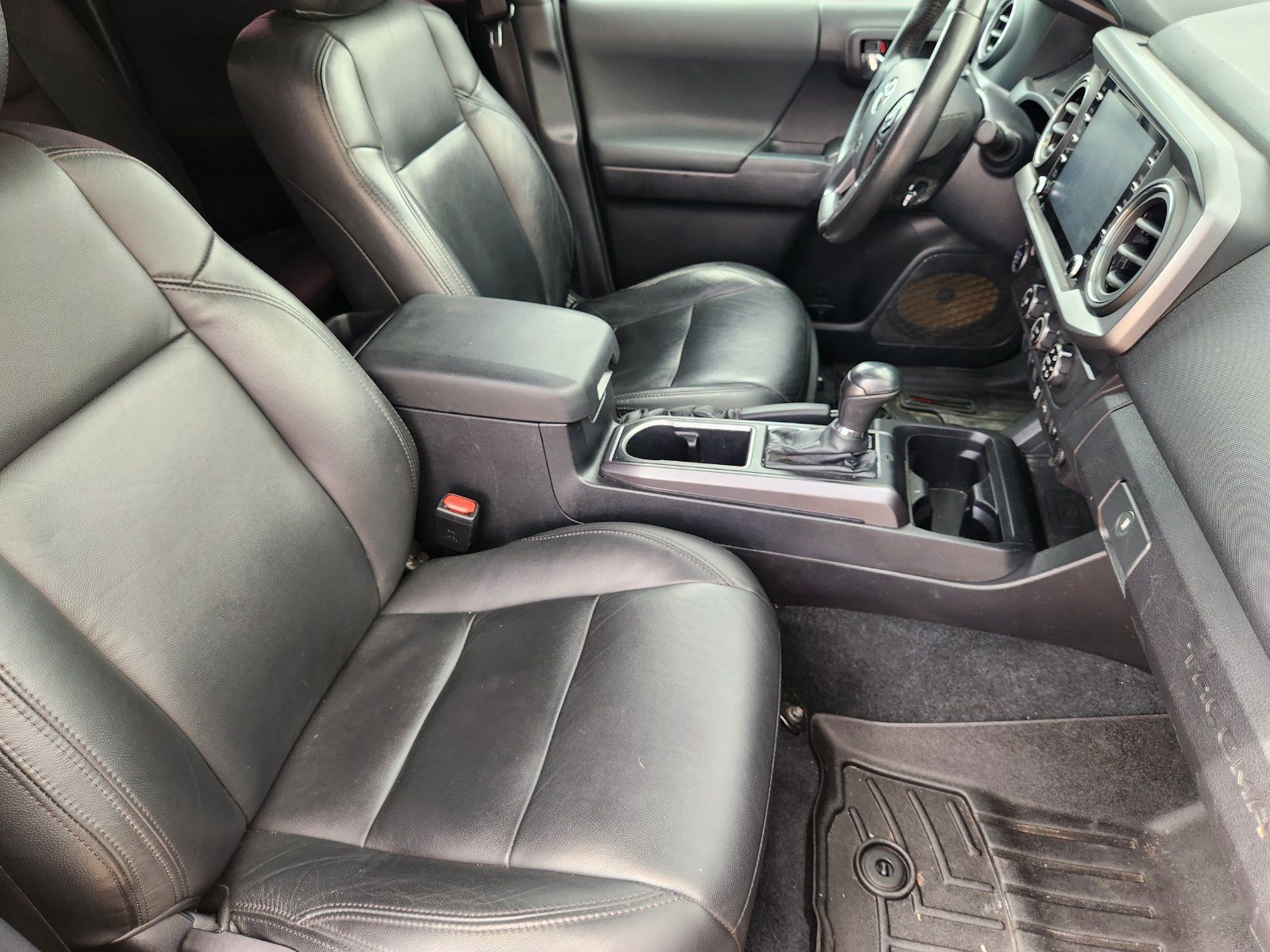 Used 2020 Toyota Tacoma TRD Sport w/ Technology Package RWD image 15