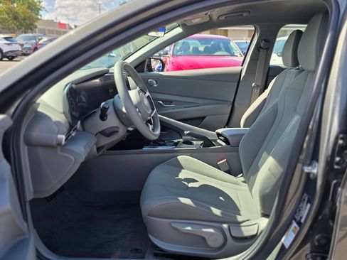Certified 2024 Hyundai Elantra SEL image 12