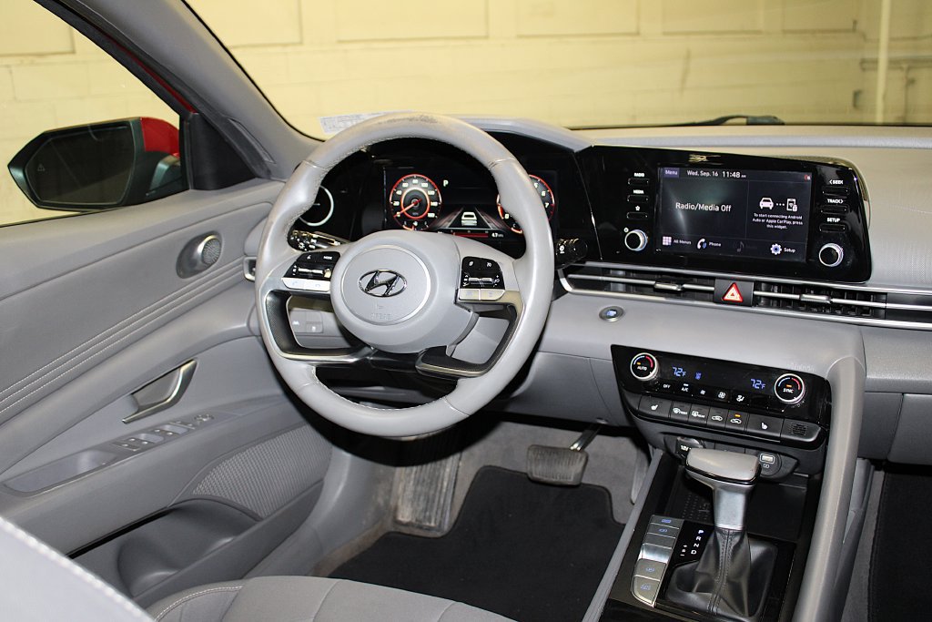 Used 2021 Hyundai Elantra SEL w/ Convenience Package FWD image 14