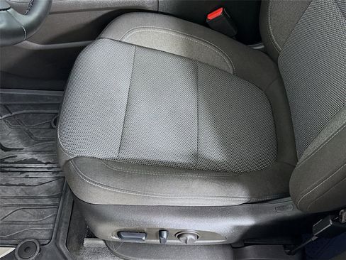 Used 2023 Chevrolet Traverse LT w/ LPO, Floor Liner Package image 18