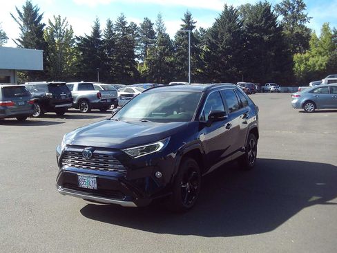 Used 2020 Toyota RAV4 XSE AWD/4WD image 1