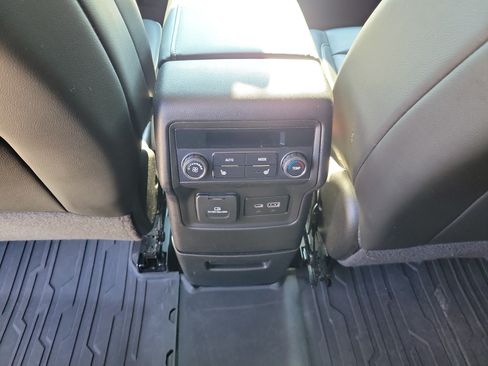 Used 2023 GMC Acadia Denali w/ Black Diamond Edition AWD/4WD image 11