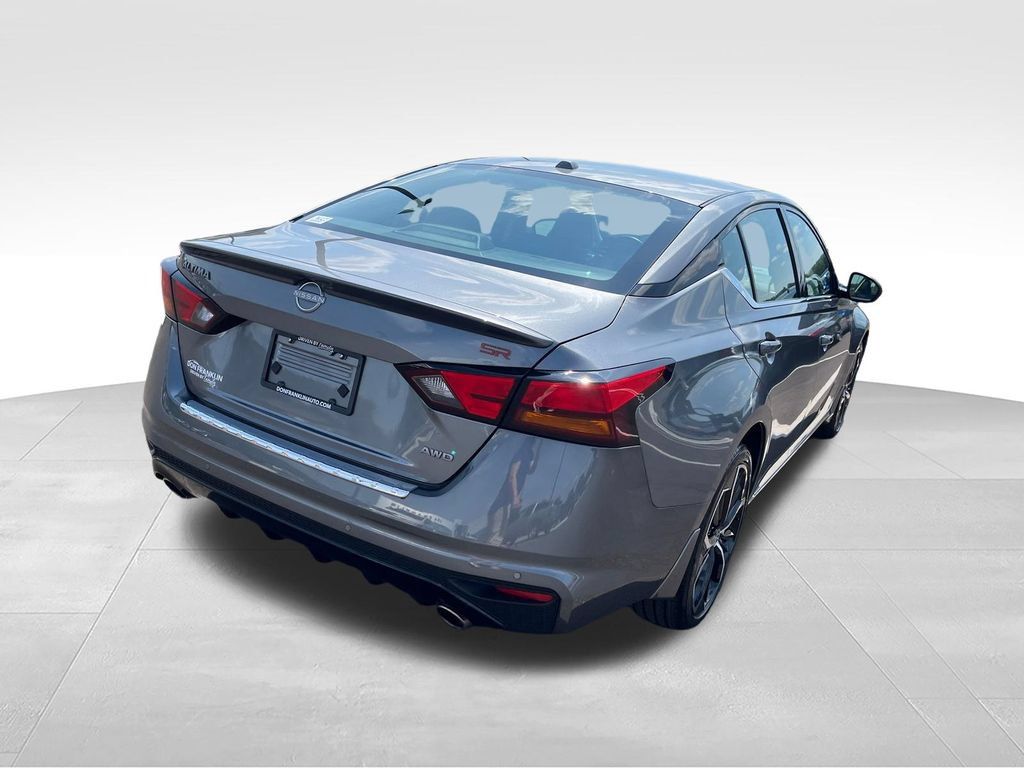Used 2023 Nissan Altima 2.5 SR w/ SR Premium Package AWD/4WD image 5