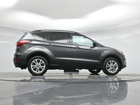 Certified 2019 Ford Escape SEL image 45