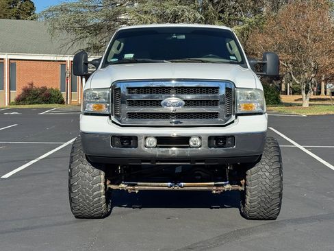 Used 2006 Ford F350 Lariat image 3