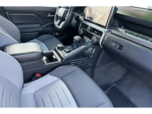 Used 2025 Toyota Tacoma TRD Sport w/ TRD Sport Upgrade Package AWD/4WD image 16
