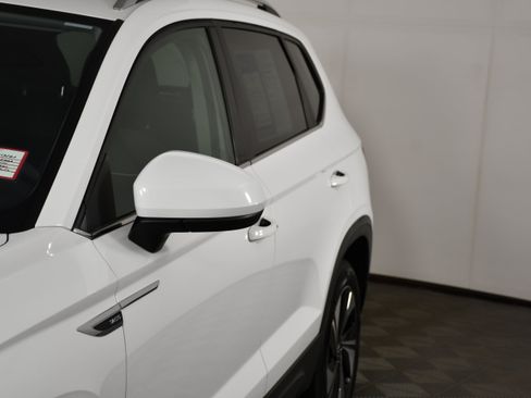 Used 2023 Volkswagen Taos SE AWD/4WD image 13