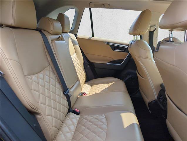 Used 2019 Toyota RAV4 XLE w/ Convenience Package FWD image 29