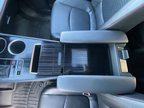 Used 2025 Toyota Sienna XSE w/ XSE Plus Package image 20