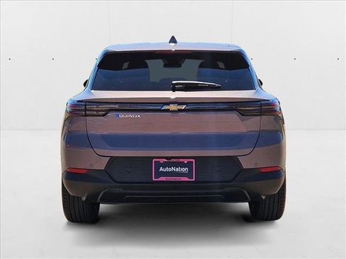 New 2026 Chevrolet Equinox EV LT image 8