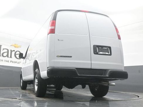 New 2026 Chevrolet Express 2500 image 32