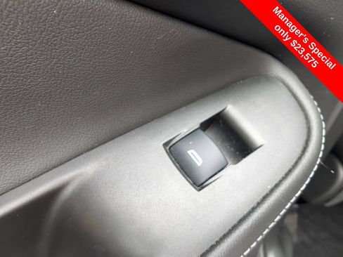 Used 2024 Buick Encore GX Avenir w/ Avenir Convenience Package FWD image 11