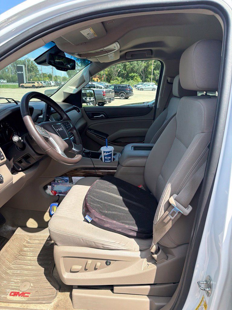 Used 2016 GMC Yukon XL SLE w/ Convenience Package AWD/4WD image 7