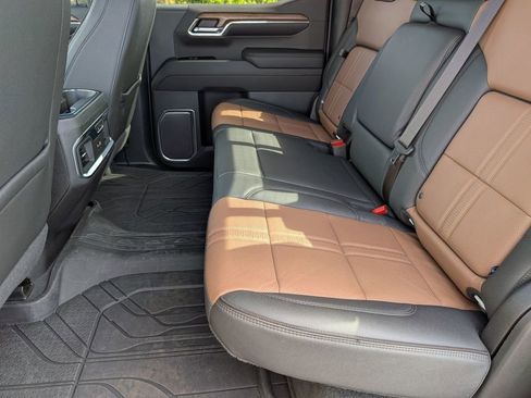 Used 2023 Chevrolet Silverado 1500 High Country w/ High Country Premium Package image 28