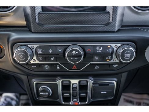 Used 2023 Jeep Wrangler Unlimited Sport image 16