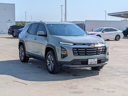 Used 2025 Chevrolet Equinox LT w/ Safety and Technology Package FWD image 7