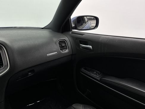 Used 2022 Dodge Charger SXT w/ Leather Interior Group RWD image 29