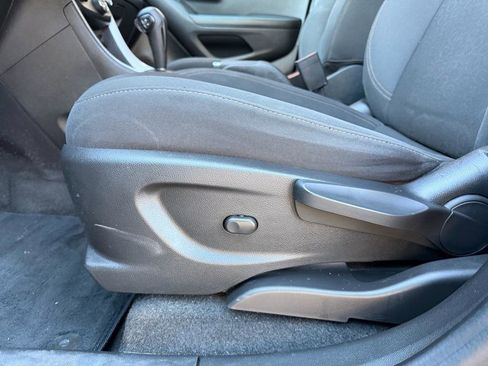 Used 2022 Chevrolet Trax LS w/ Tint and Cruise Package image 13