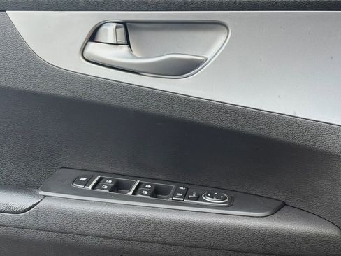 Used 2023 Kia Forte LXS w/ LXS Technology Package image 20