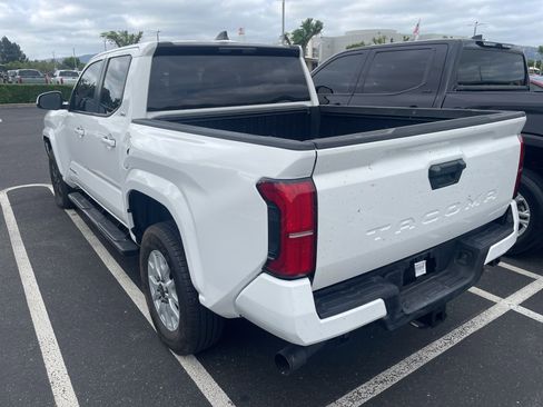 Used 2024 Toyota Tacoma SR5 RWD image 5