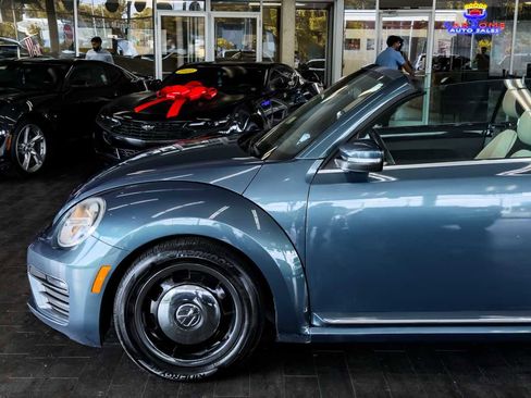 Used 2018 Volkswagen Beetle 2.0T image 9