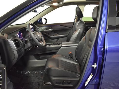 Used 2023 Nissan Rogue Platinum AWD/4WD image 11