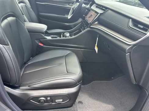 New 2026 Jeep Grand Cherokee Limited RWD image 13