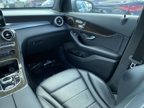Used 2017 Mercedes-Benz GLC 300 image 4