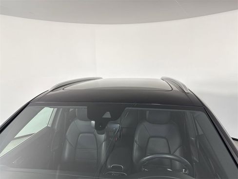 Certified 2019 Porsche Cayenne image 17