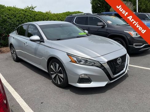 Used 2021 Nissan Altima 2.5 SV FWD image 1