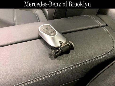 Certified 2025 Mercedes-Benz C 300 4MATIC Sedan image 13