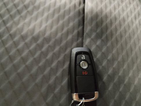Used 2020 Ford Escape SE FWD image 32